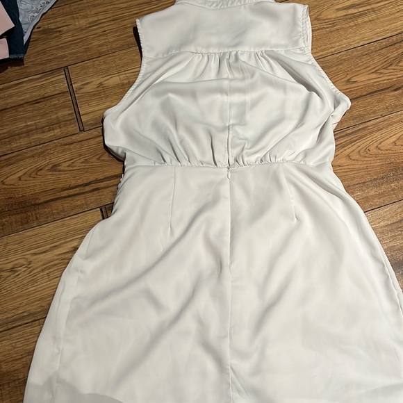 Beautiful white dress - Picture 5 of 6